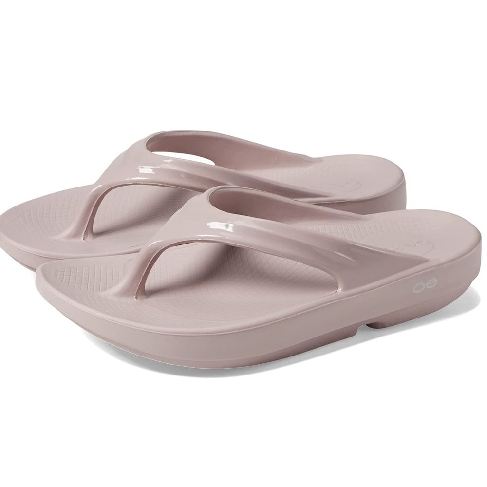 NWB! OOFOS OOFOS OOlala Sandal - Womens Stardust/Stardust Size 7.0